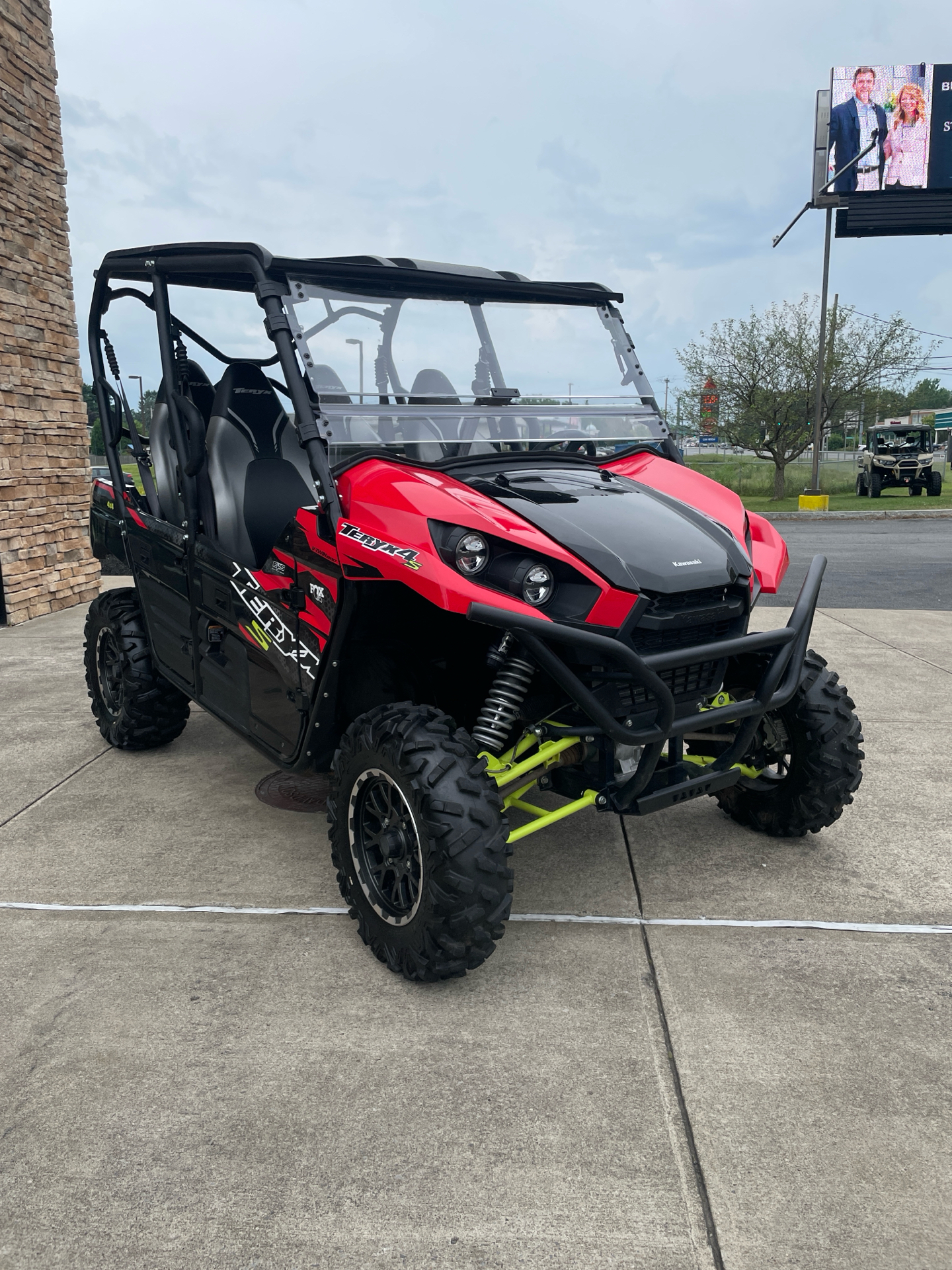 2023 Kawasaki Teryx4 S LE in New York Mills, New York - Photo 2