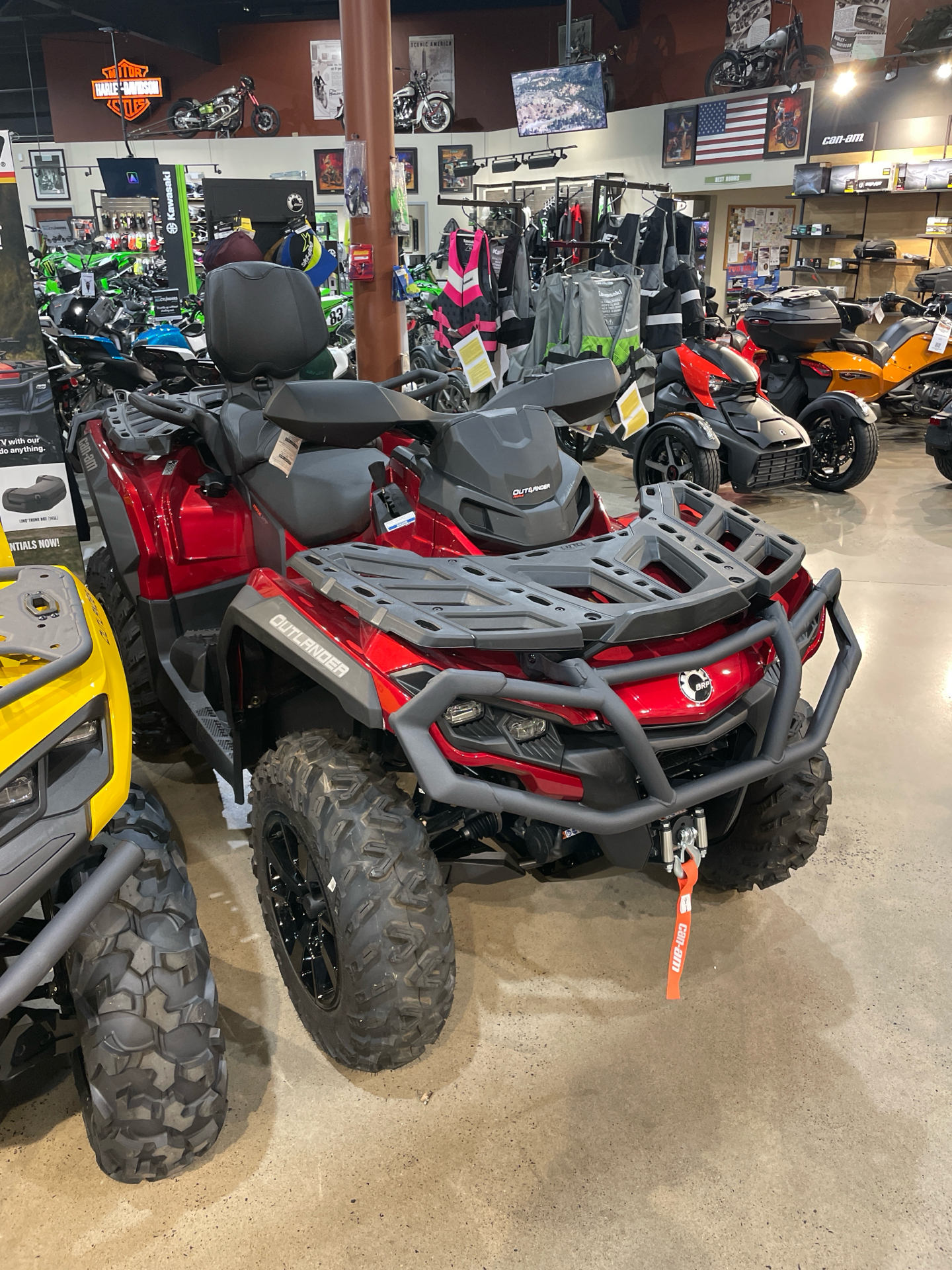 2024 Can-Am Outlander MAX XT 850 in New York Mills, New York - Photo 2