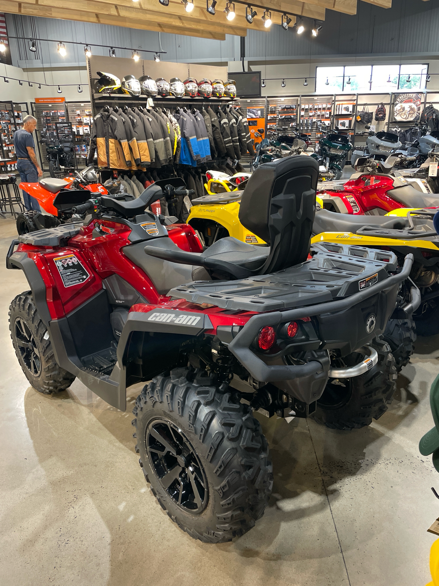 2024 Can-Am Outlander MAX XT 850 in New York Mills, New York - Photo 3