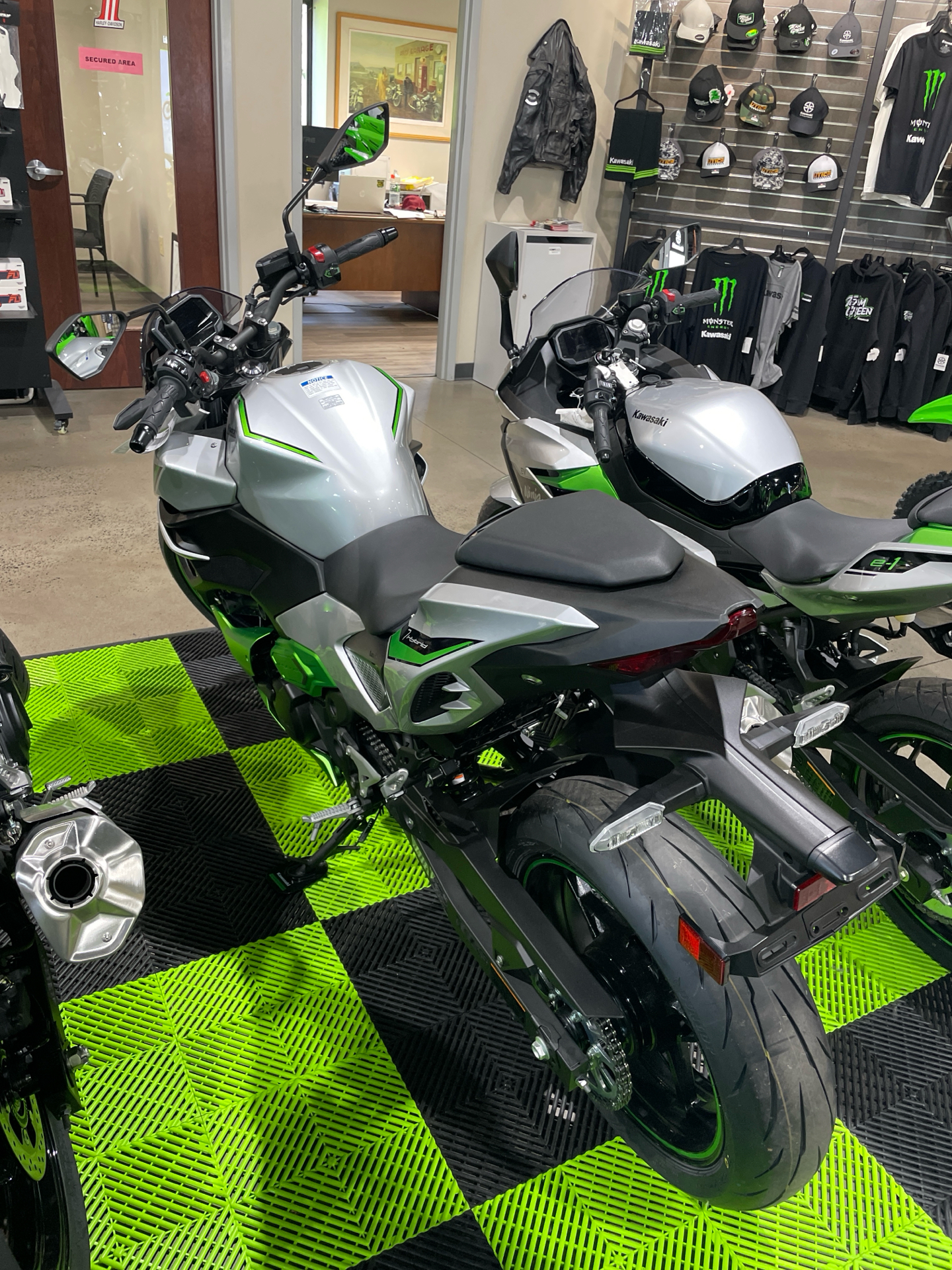 2024 Kawasaki Z7 Hybrid ABS in New York Mills, New York - Photo 4