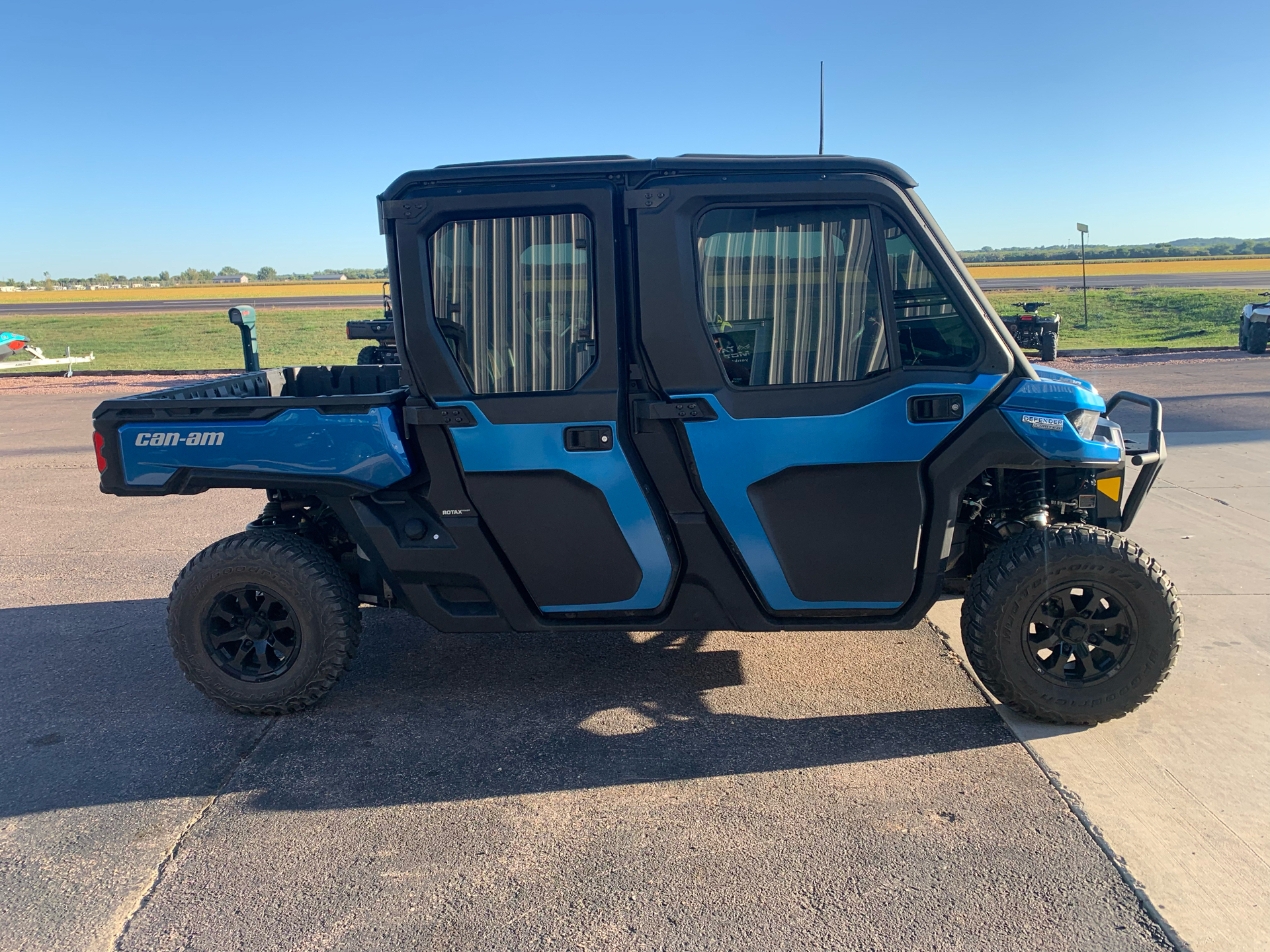 2022 Can-Am Defender Max Limited CAB HD10 in Yankton, South Dakota - Photo 5