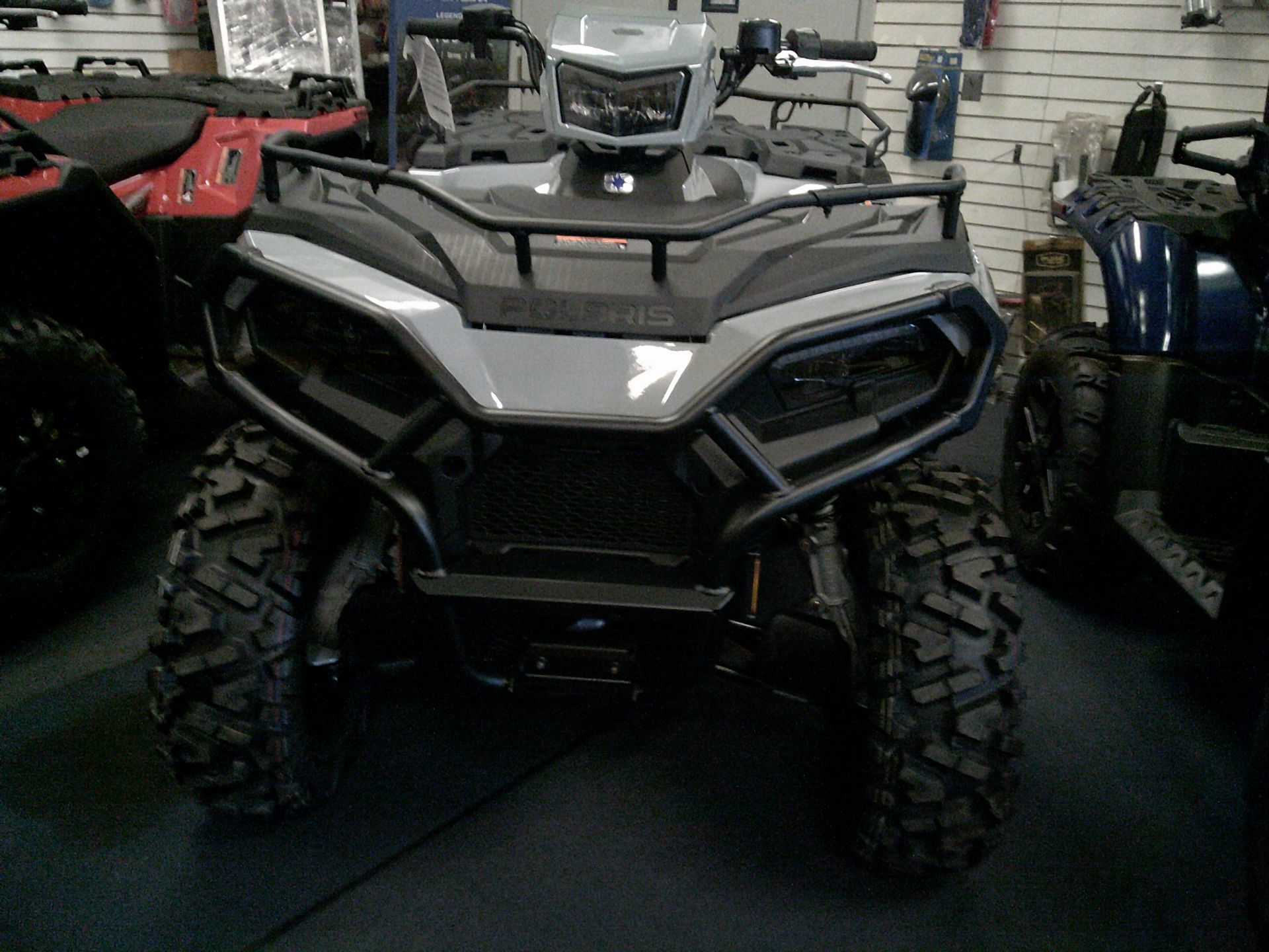 2024 Polaris Sportsman 570 Premium in Brewster, New York - Photo 2