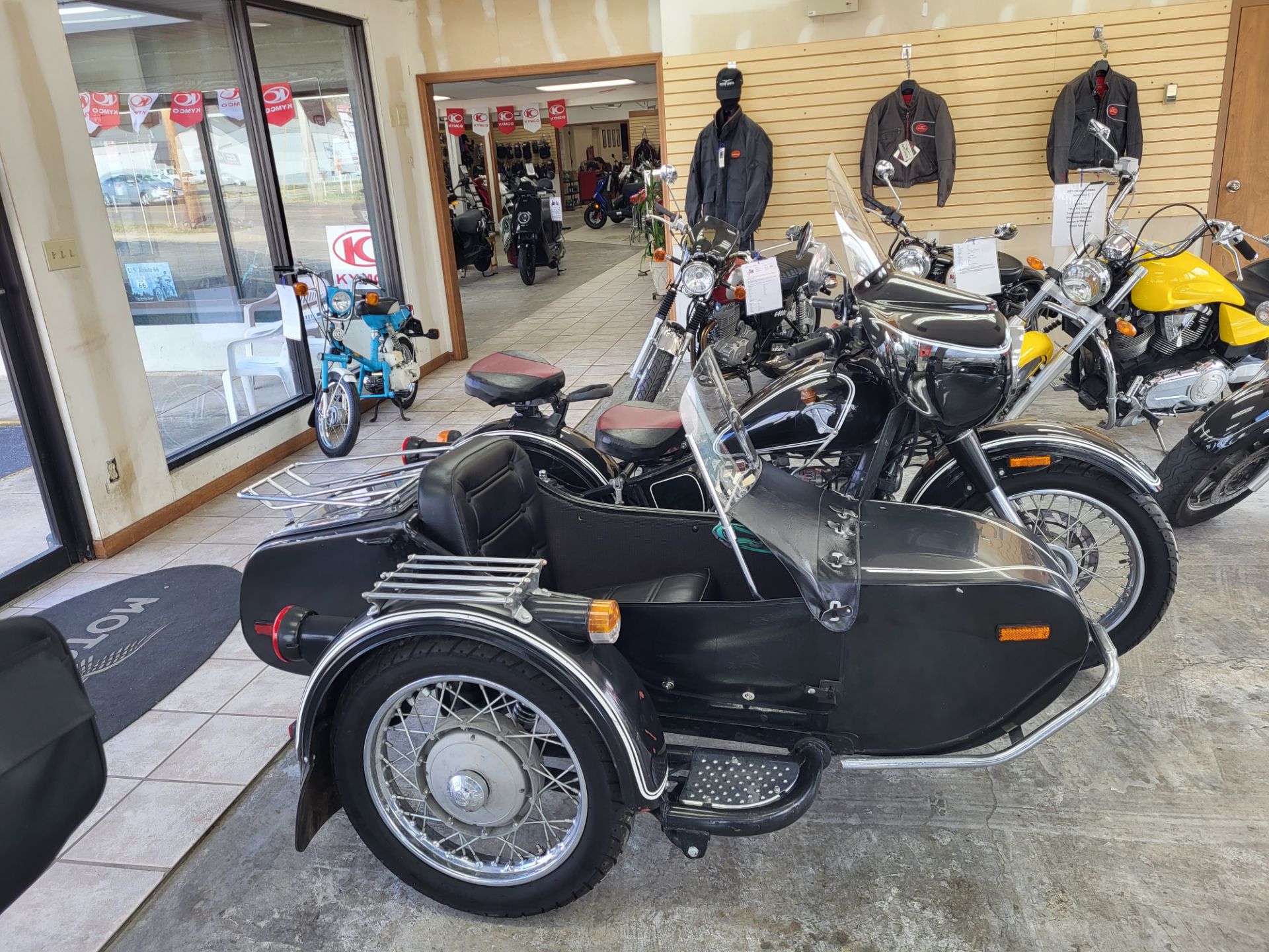 2004 Ural Motorcycles Retro 750 with Sidecar in Edwardsville, Illinois - Photo 4