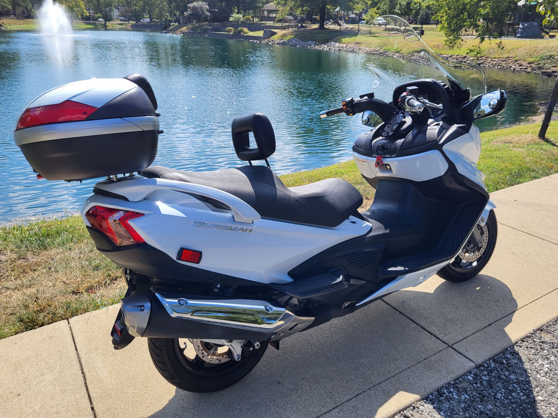 2013 Suzuki Burgman™ 650 ABS in Edwardsville, Illinois - Photo 6