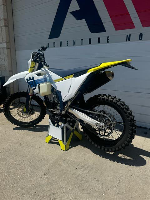 2024 Husqvarna FE 350w in McKinney, Texas - Photo 3