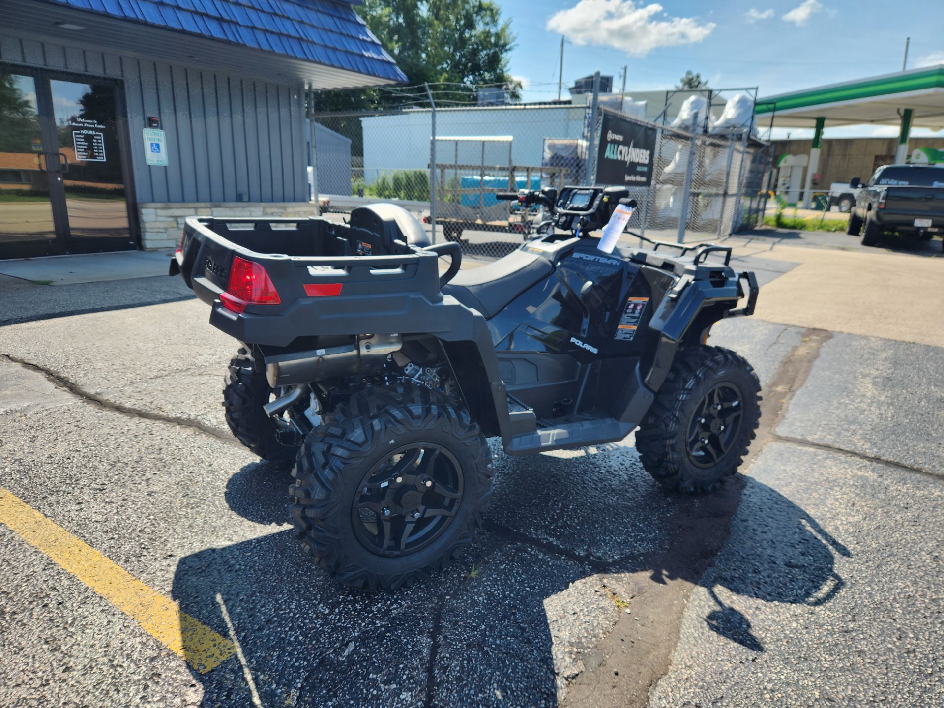 2025 Polaris Sportsman X2 570 in Union Grove, Wisconsin - Photo 6