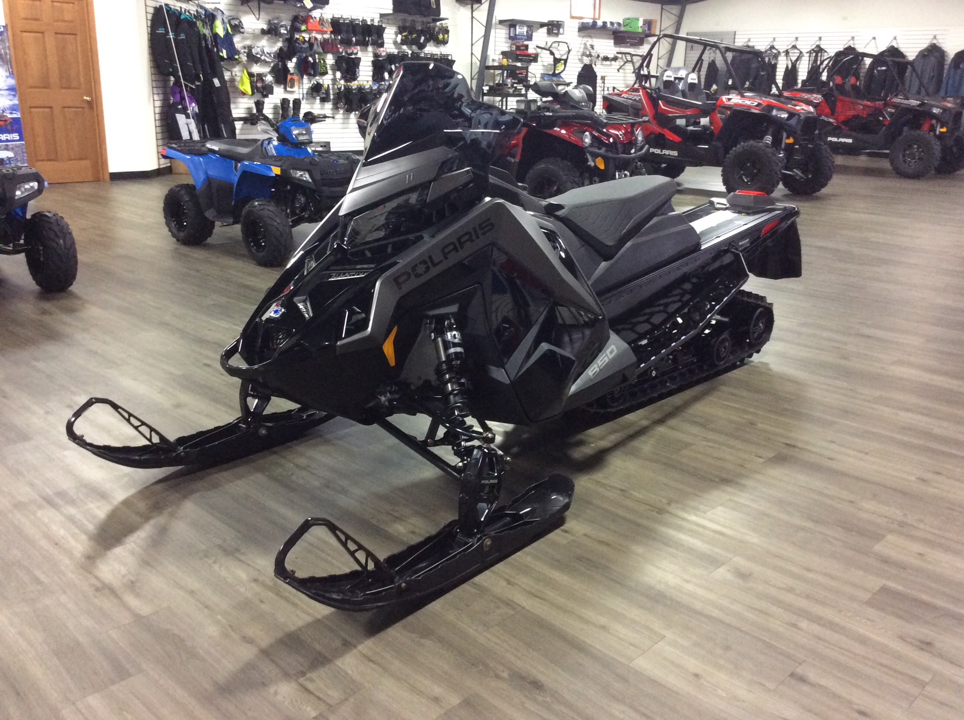 2022 Polaris 850 Switchback XC 146 Factory Choice in Union Grove, Wisconsin - Photo 3