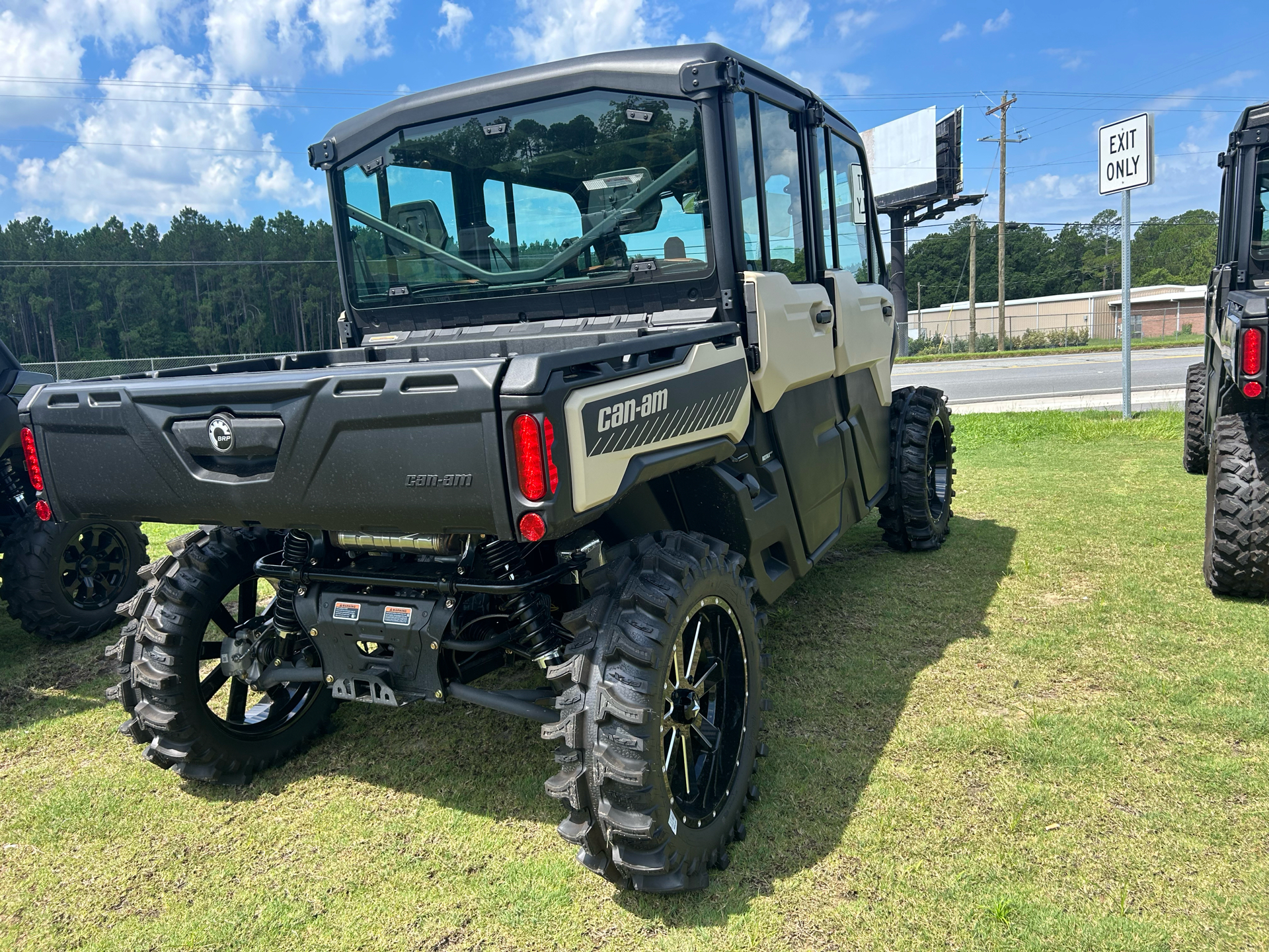 2024 Can-Am Defender MAX Limited in Tifton, Georgia - Photo 4