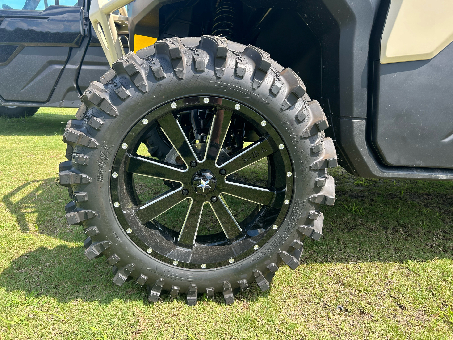 2024 Can-Am Defender MAX Limited in Tifton, Georgia - Photo 5