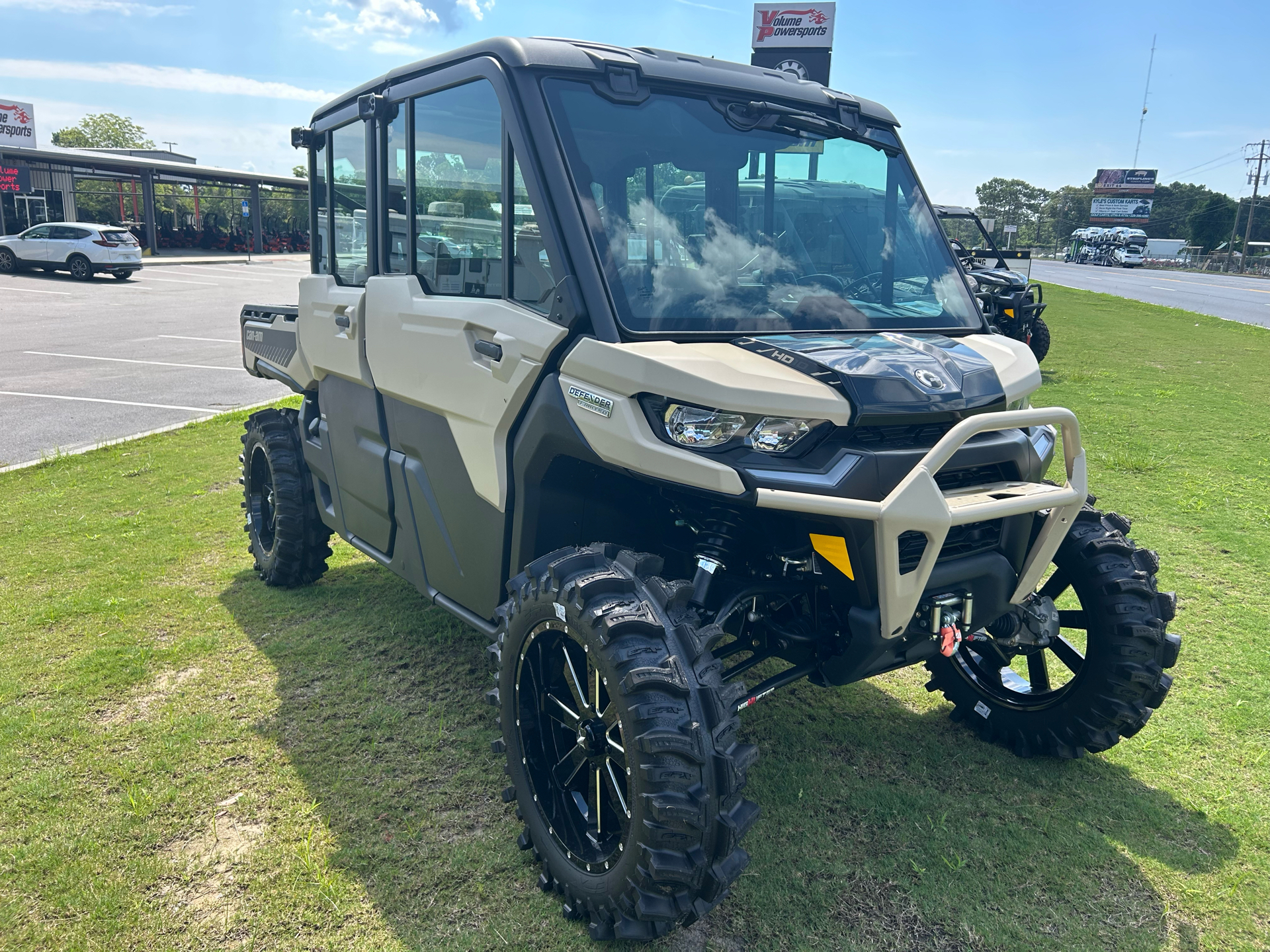 2024 Can-Am Defender MAX Limited in Tifton, Georgia - Photo 2