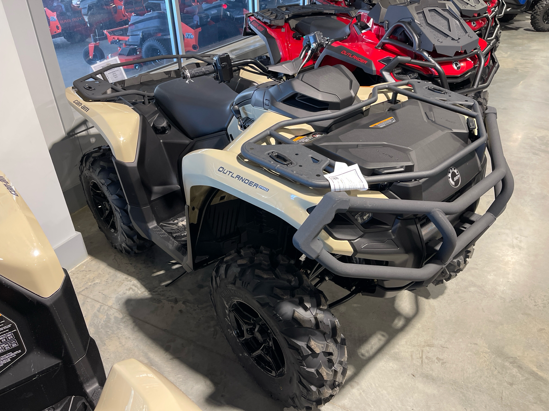 2024 Can-Am Outlander PRO XU HD7 in Tifton, Georgia - Photo 2