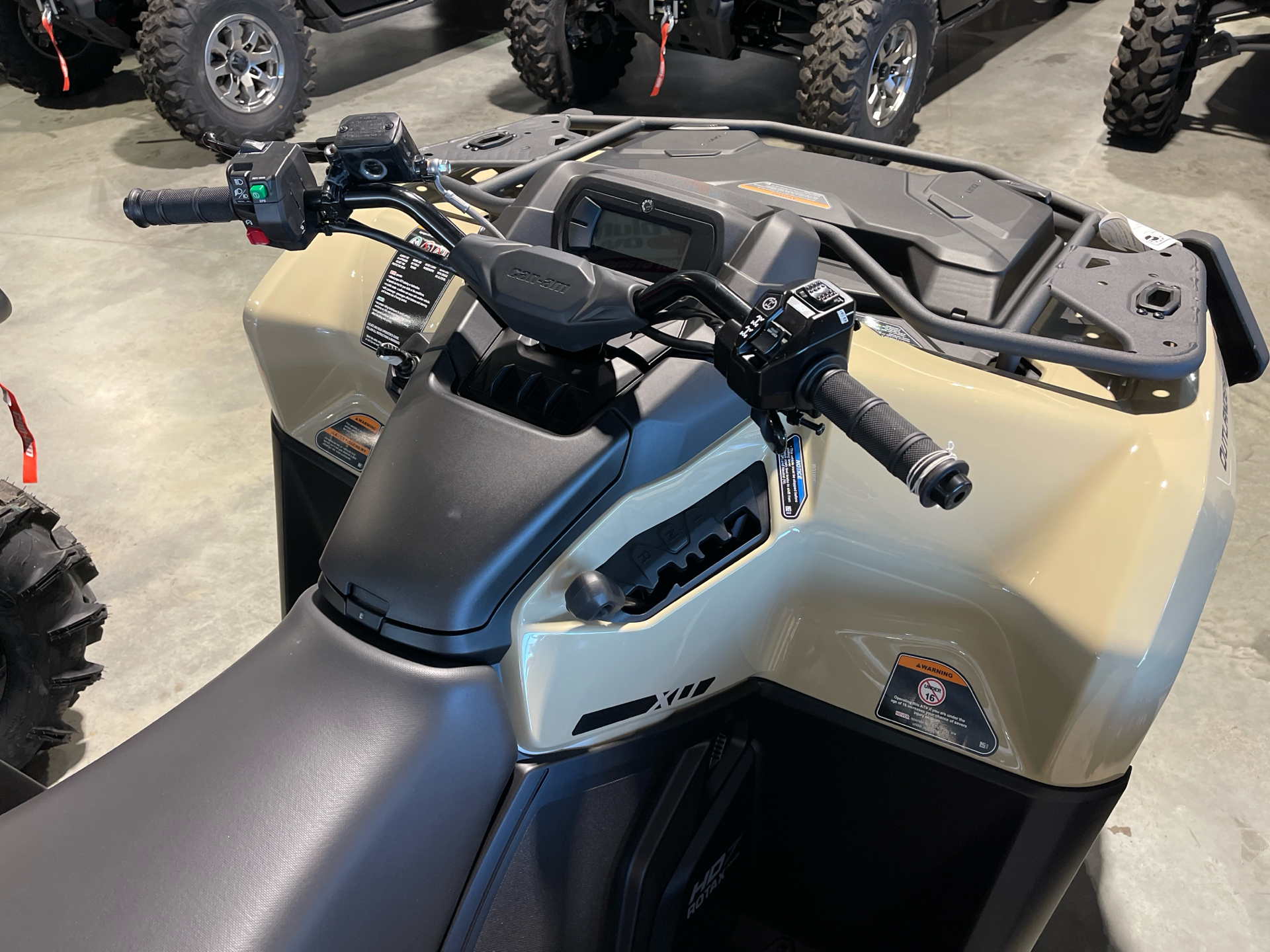 2024 Can-Am Outlander PRO XU HD7 in Tifton, Georgia - Photo 5