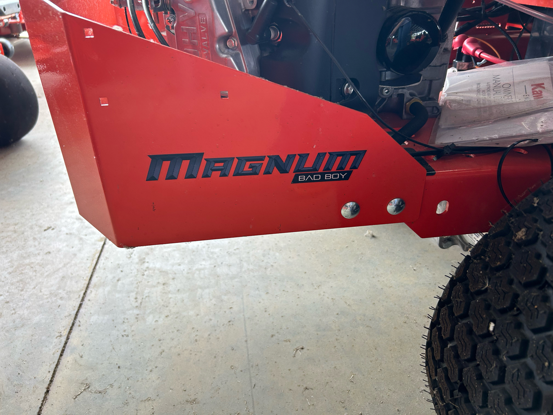 2024 Bad Boy Mowers MZ Magnum 48 in. Kawasaki FR651V 21.5 hp in Tifton, Georgia - Photo 2