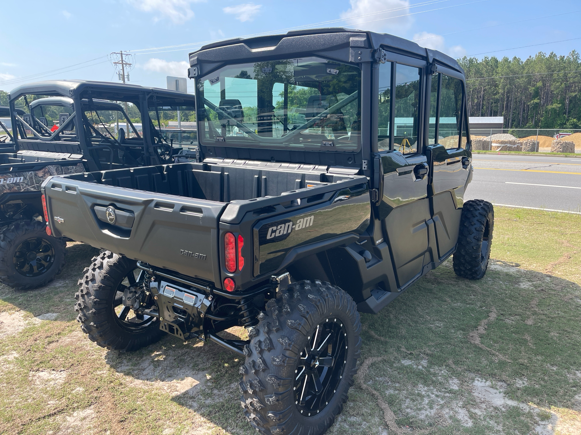 2024 Can-Am Defender MAX Lone Star CAB in Tifton, Georgia - Photo 3