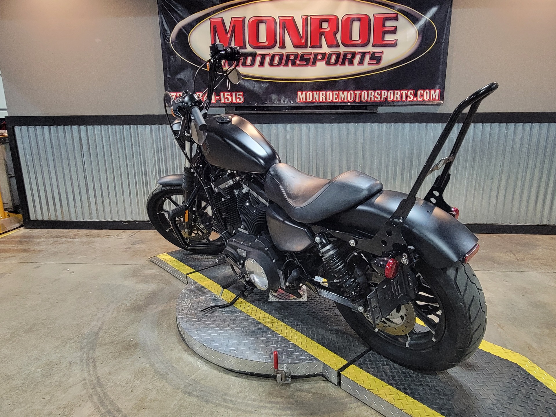 2019 Harley-Davidson Iron 883™ in Monroe, Michigan - Photo 2