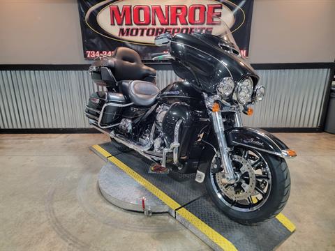 2017 Harley-Davidson Ultra Limited in Monroe, Michigan - Photo 2