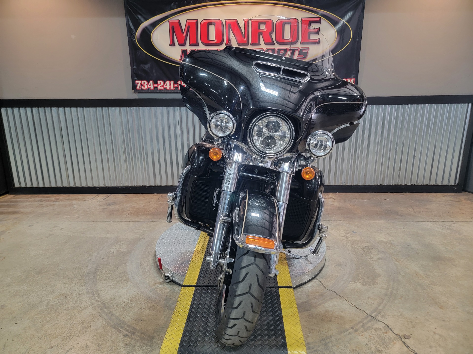 2017 Harley-Davidson Ultra Limited in Monroe, Michigan - Photo 3