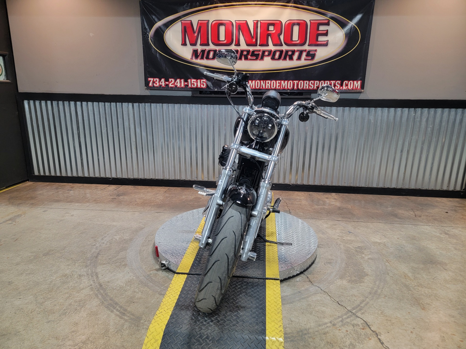 2018 Harley-Davidson Superlow® in Monroe, Michigan - Photo 3