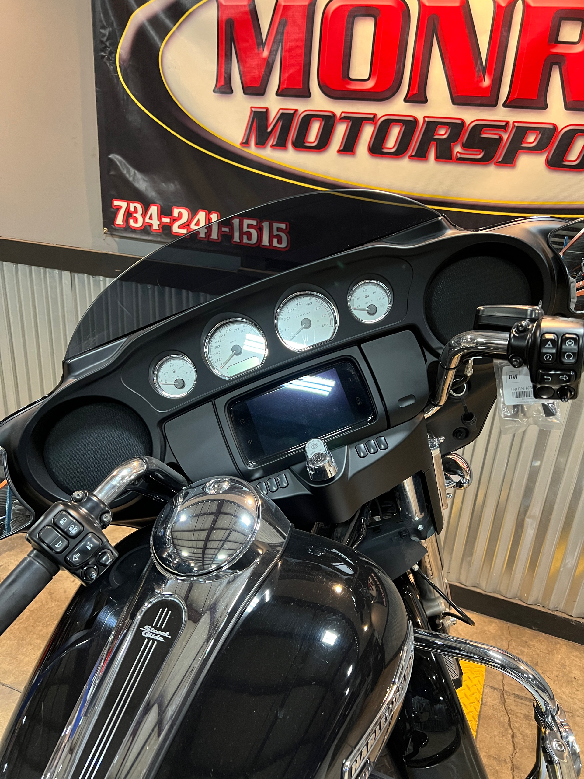 2021 Harley-Davidson Street Glide® in Monroe, Michigan - Photo 3