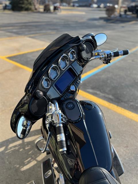 2020 Harley-Davidson CVO™ Street Glide® in Monroe, Michigan - Photo 5