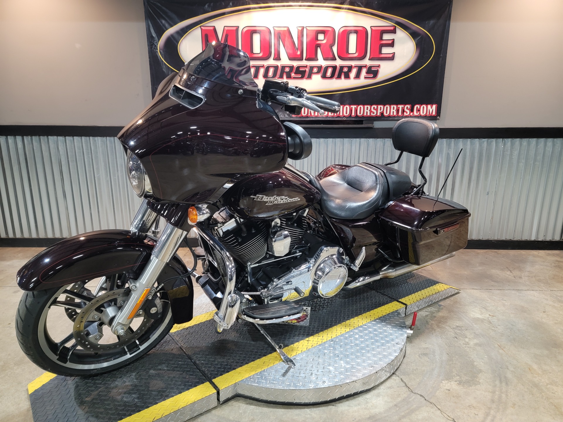 2014 Harley-Davidson Street Glide® Special in Monroe, Michigan - Photo 3