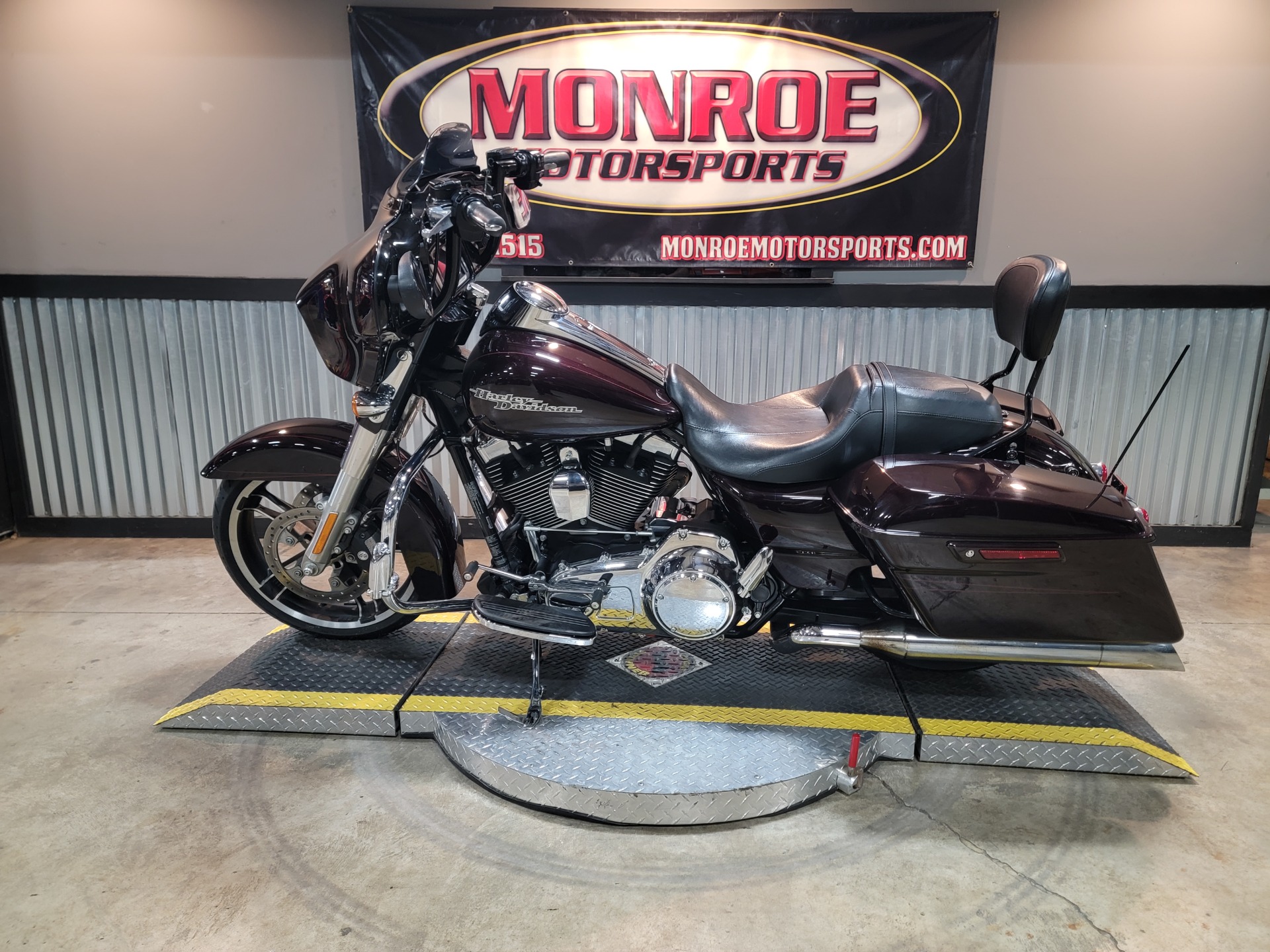 2014 Harley-Davidson Street Glide® Special in Monroe, Michigan - Photo 4