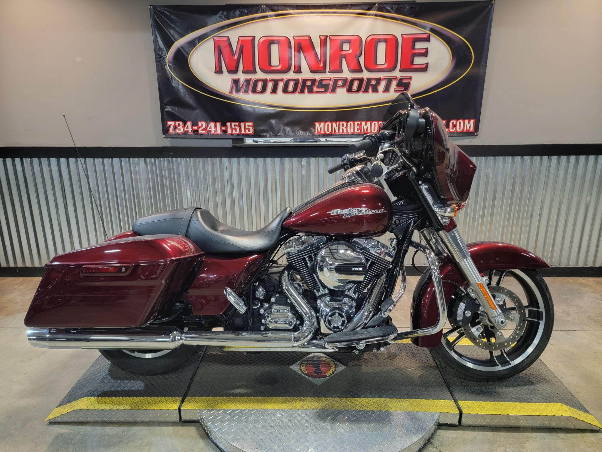 2014 Harley-Davidson Street Glide® Special in Monroe, Michigan - Photo 3