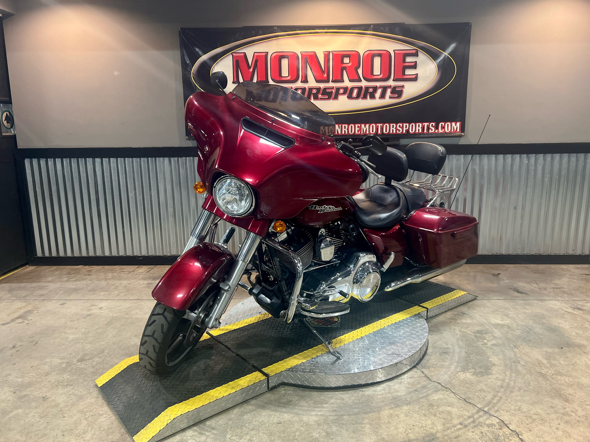2016 Harley-Davidson Street Glide® Special in Monroe, Michigan - Photo 5