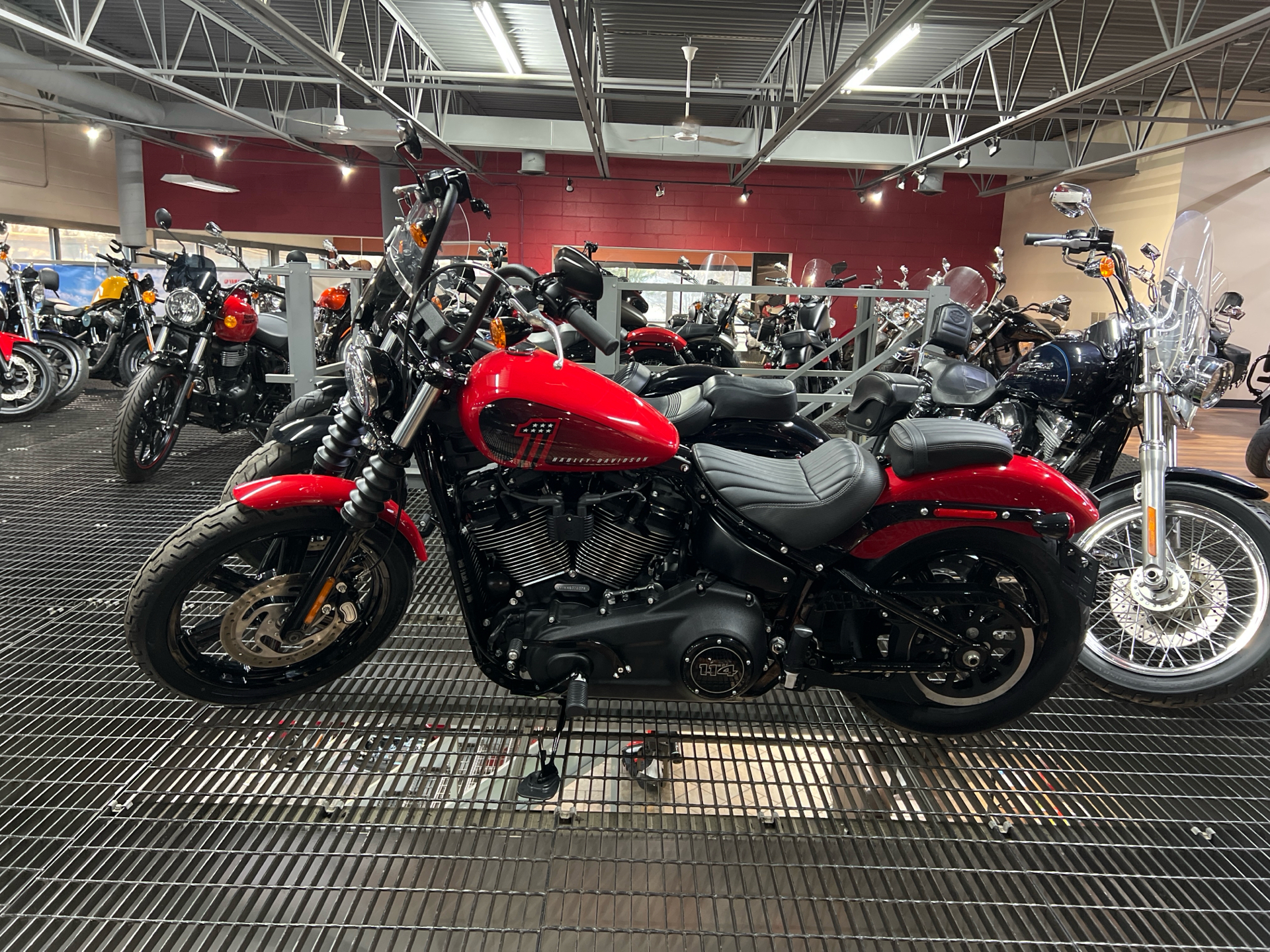 2022 Harley-Davidson Street Bob® 114 in Monroe, Michigan - Photo 3