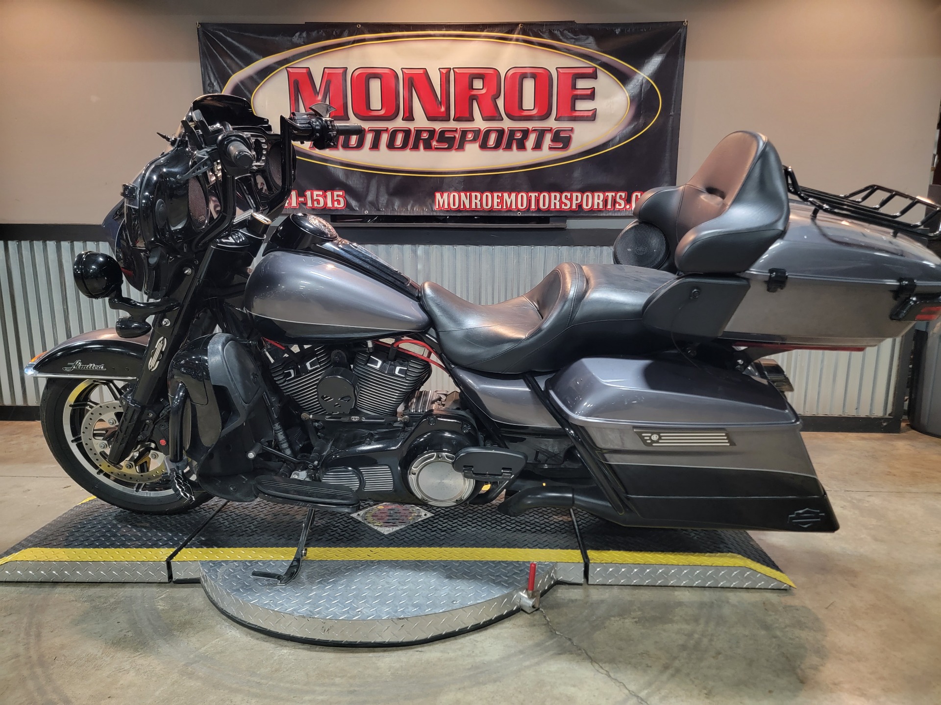2014 Harley-Davidson Ultra Limited in Monroe, Michigan - Photo 2