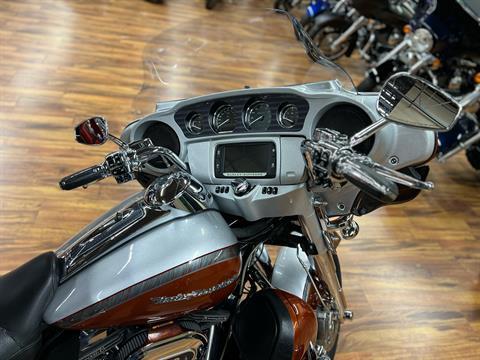 2014 Harley-Davidson CVO™ Limited in Monroe, Michigan - Photo 3
