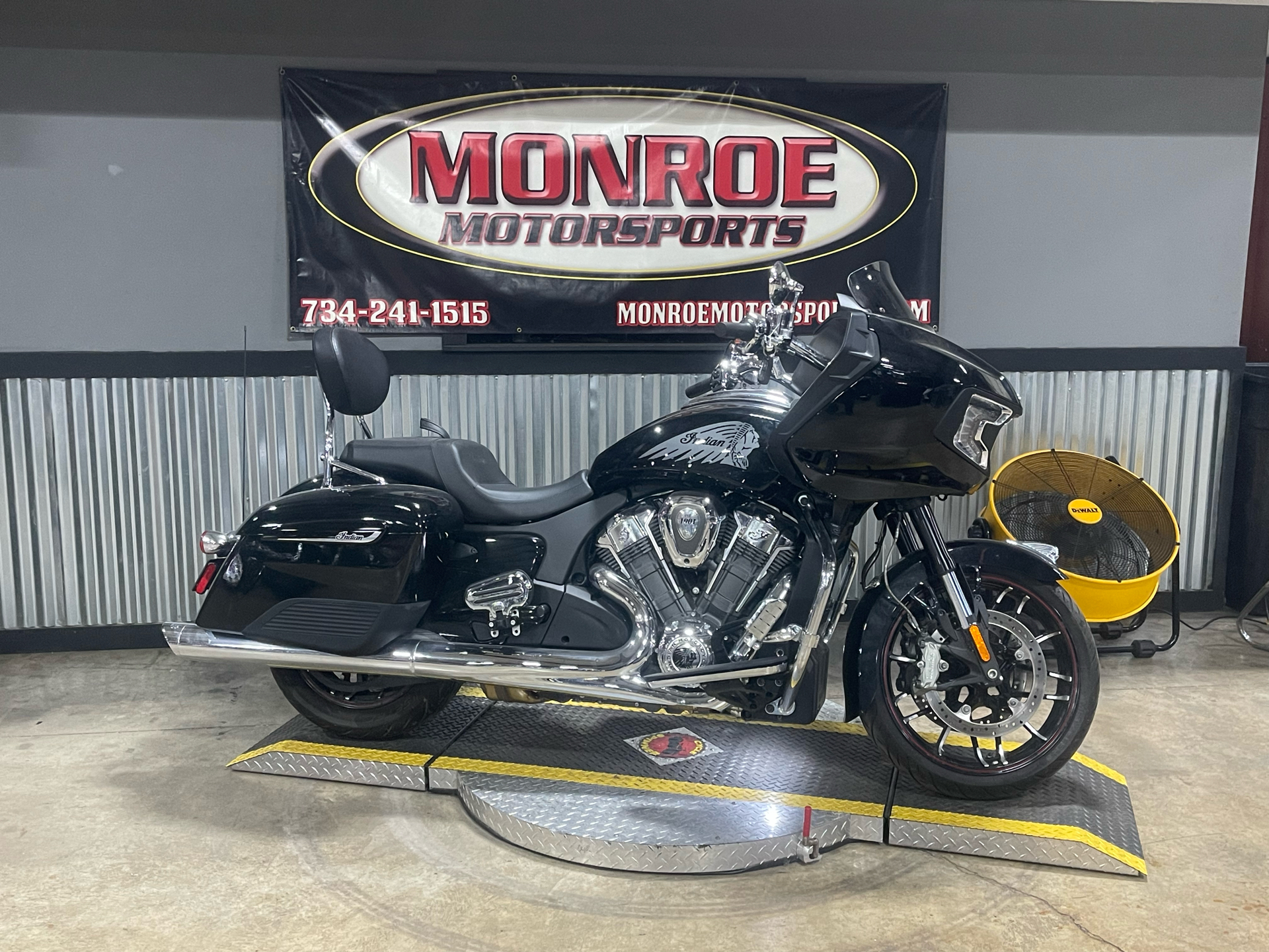 2020 Indian Motorcycle Challenger® Limited in Monroe, Michigan - Photo 2