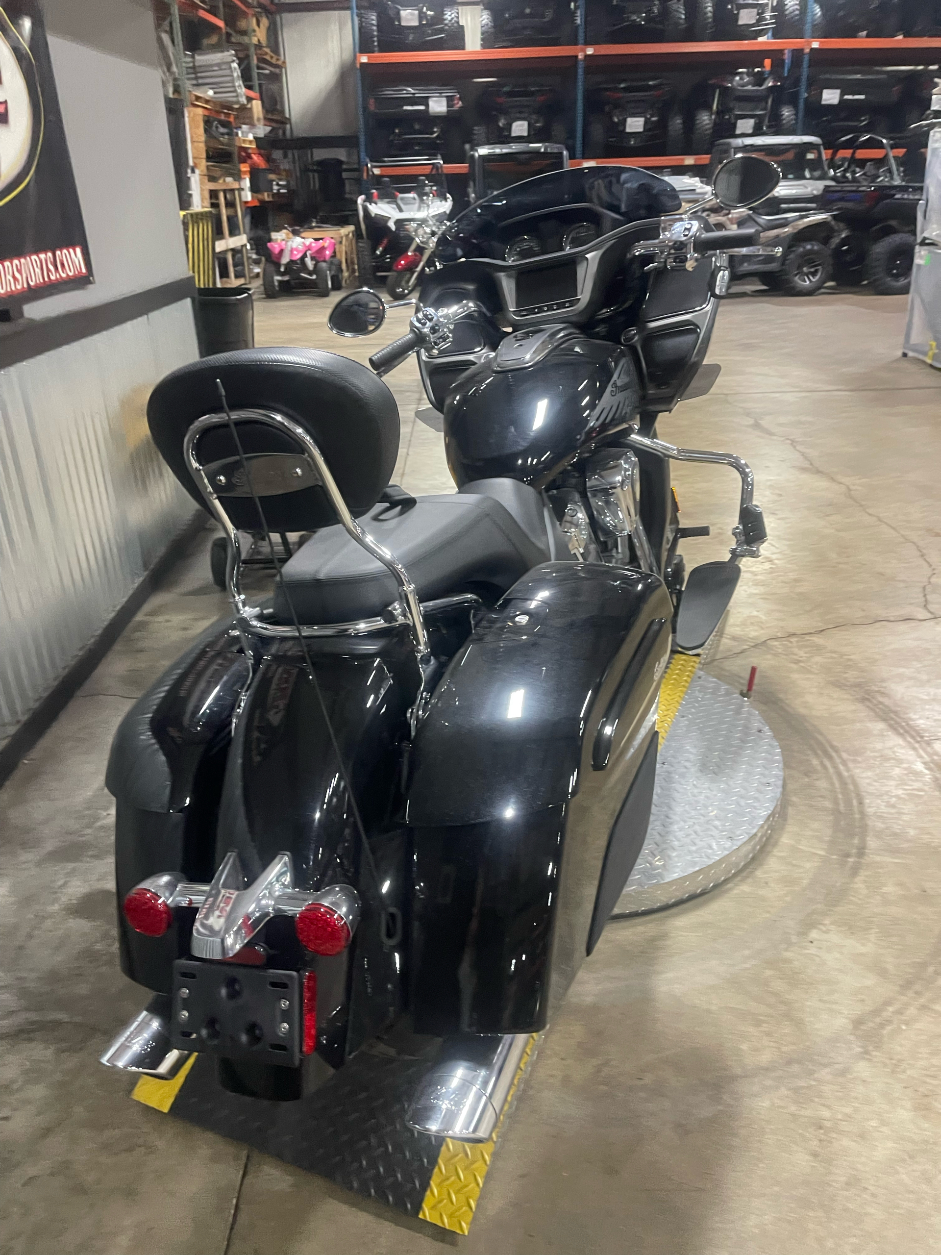 2020 Indian Motorcycle Challenger® Limited in Monroe, Michigan - Photo 4