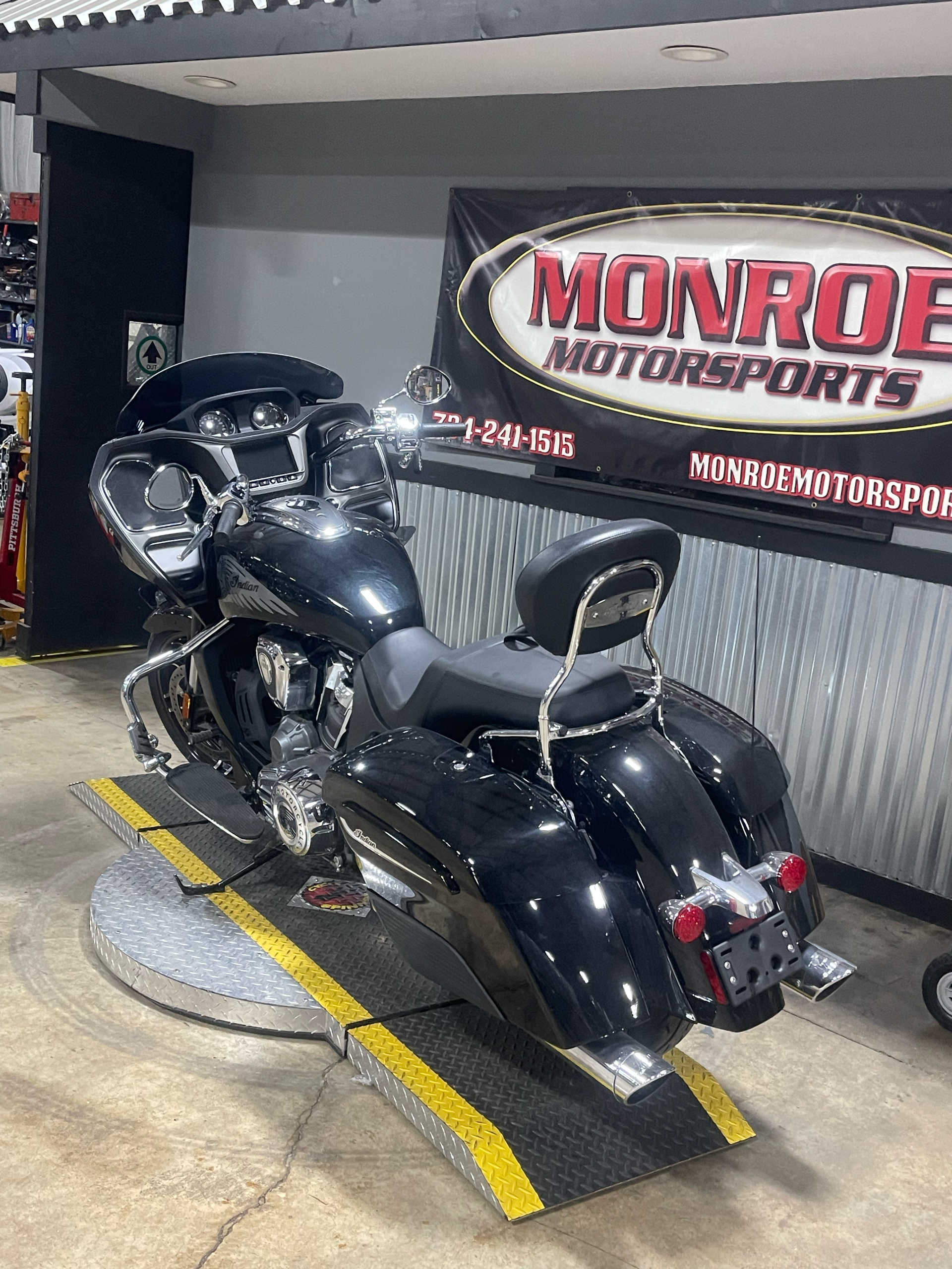 2020 Indian Motorcycle Challenger® Limited in Monroe, Michigan - Photo 5