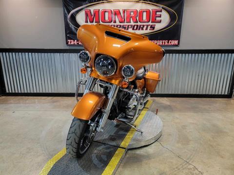 2014 Harley-Davidson Street Glide® in Monroe, Michigan - Photo 4
