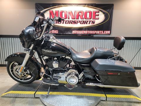 2012 Harley-Davidson Street Glide® in Monroe, Michigan - Photo 6