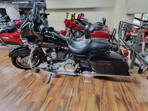 2009 Harley-Davidson Street Glide® in Monroe, Michigan - Photo 6