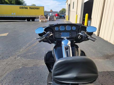 2017 Harley-Davidson Tri Glide® Ultra in Monroe, Michigan - Photo 16