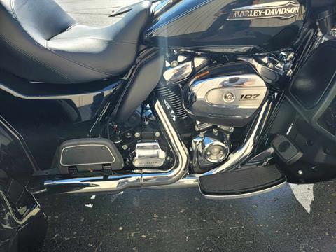 2017 Harley-Davidson Tri Glide® Ultra in Monroe, Michigan - Photo 18