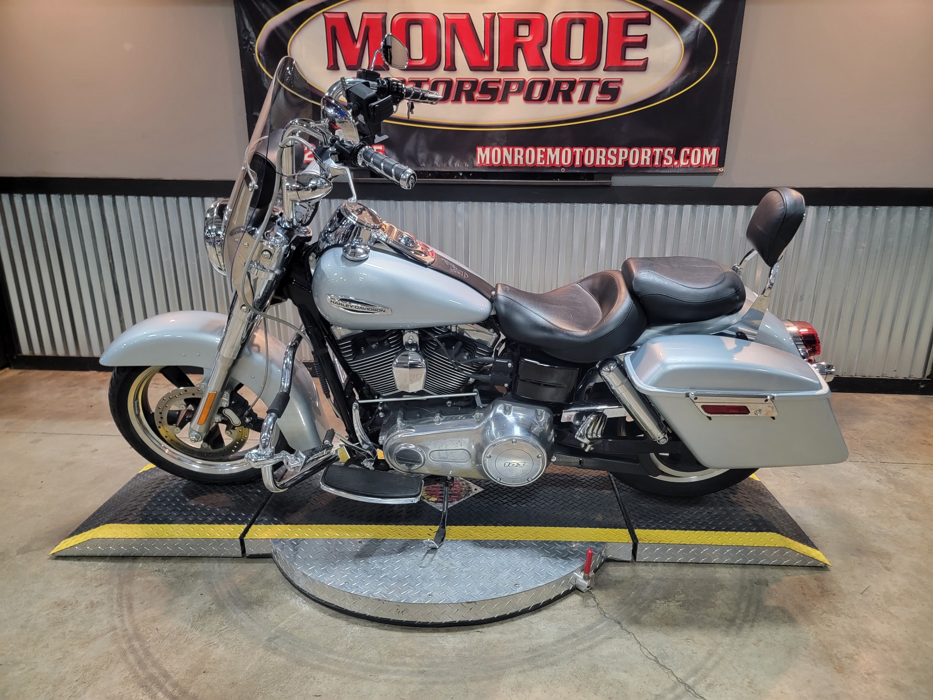 2012 Harley-Davidson Dyna® Switchback in Monroe, Michigan - Photo 10
