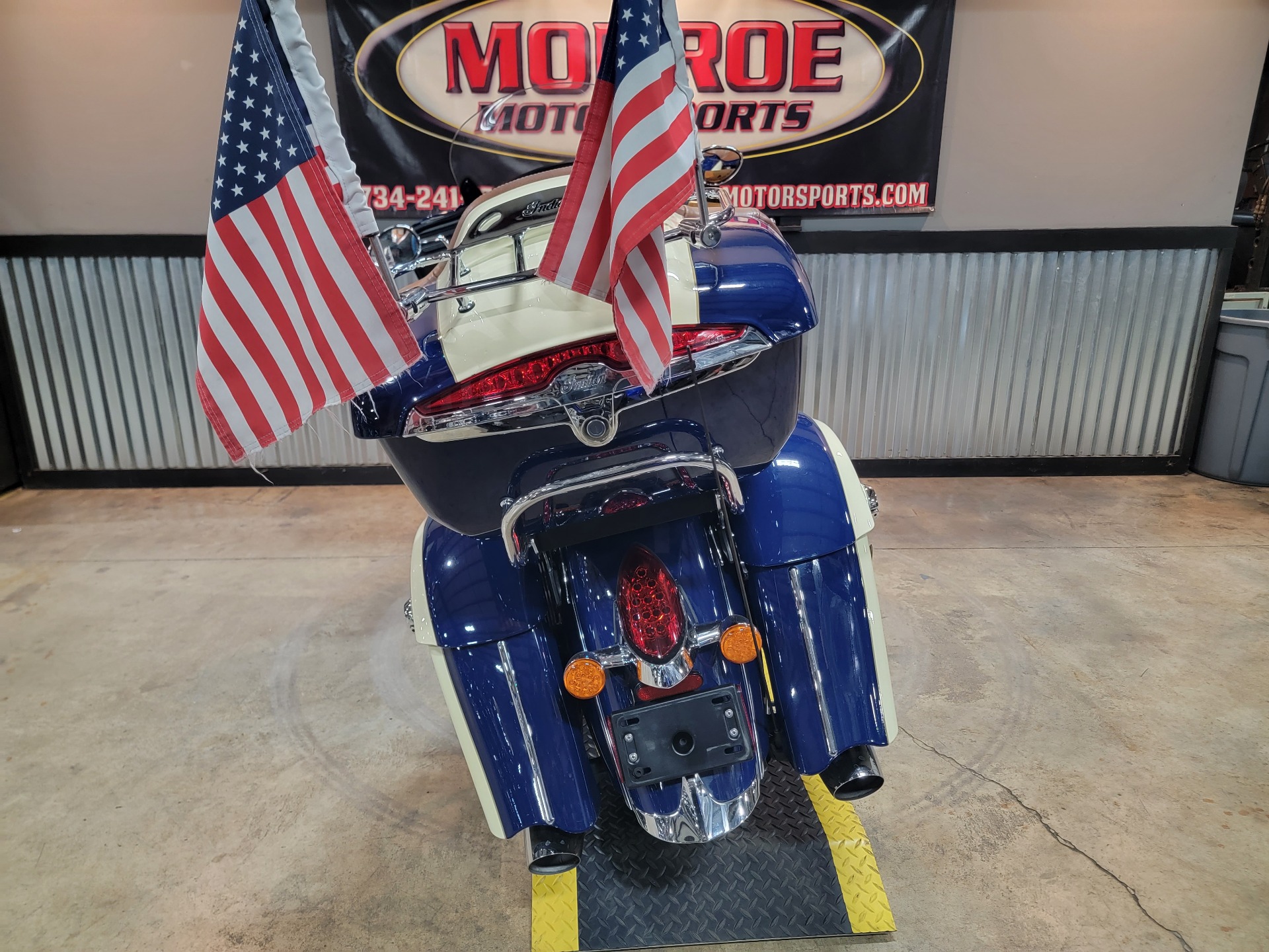 2016 Indian Motorcycle Roadmaster® in Monroe, Michigan - Photo 4