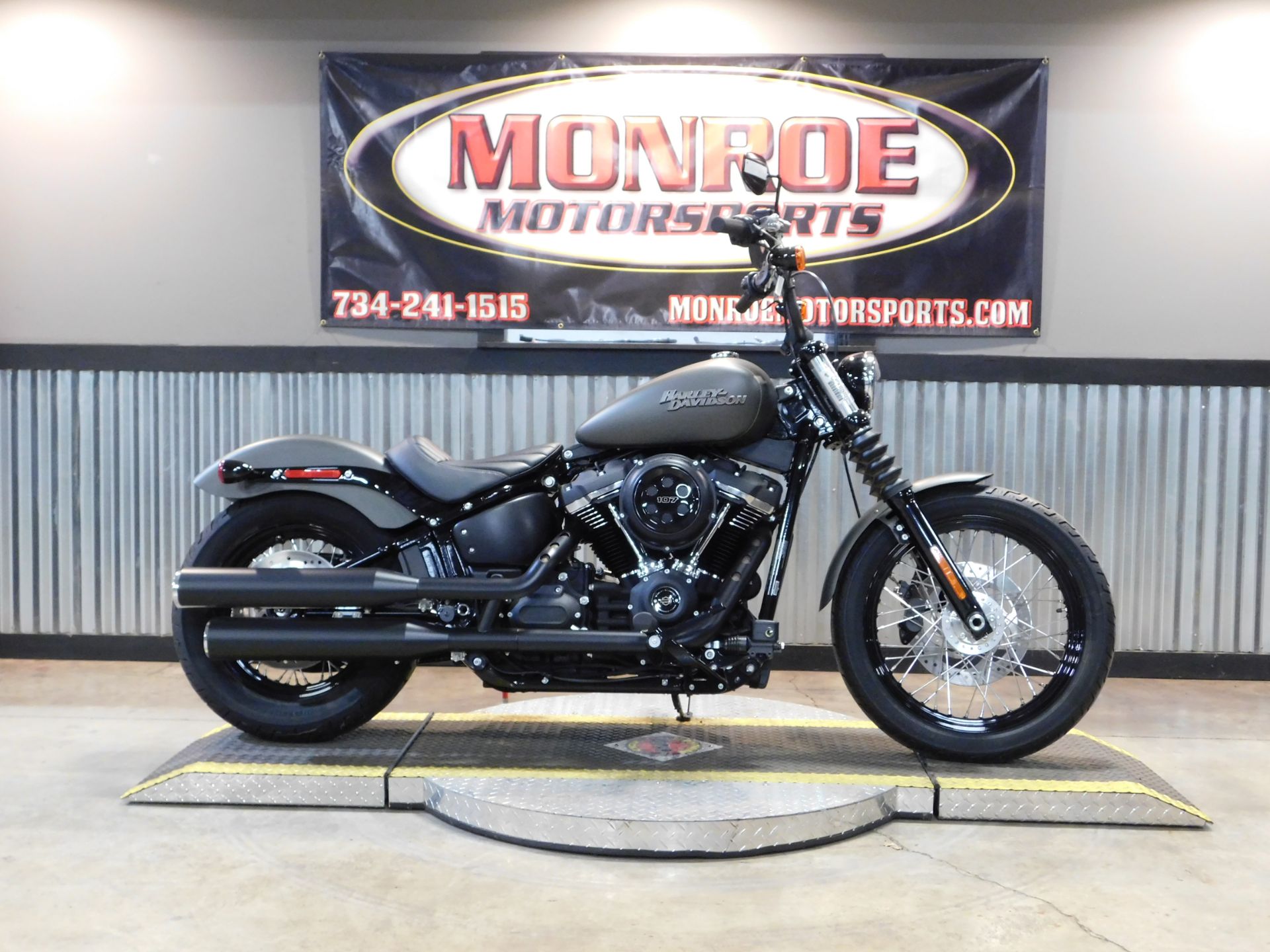 2018 Harley-Davidson Street Bob® 107 in Monroe, Michigan - Photo 22
