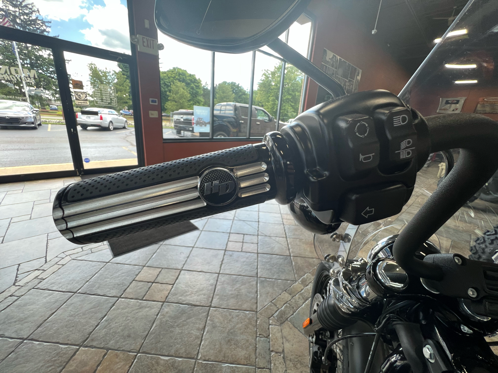 2018 Harley-Davidson Street Bob® 107 in Monroe, Michigan - Photo 19