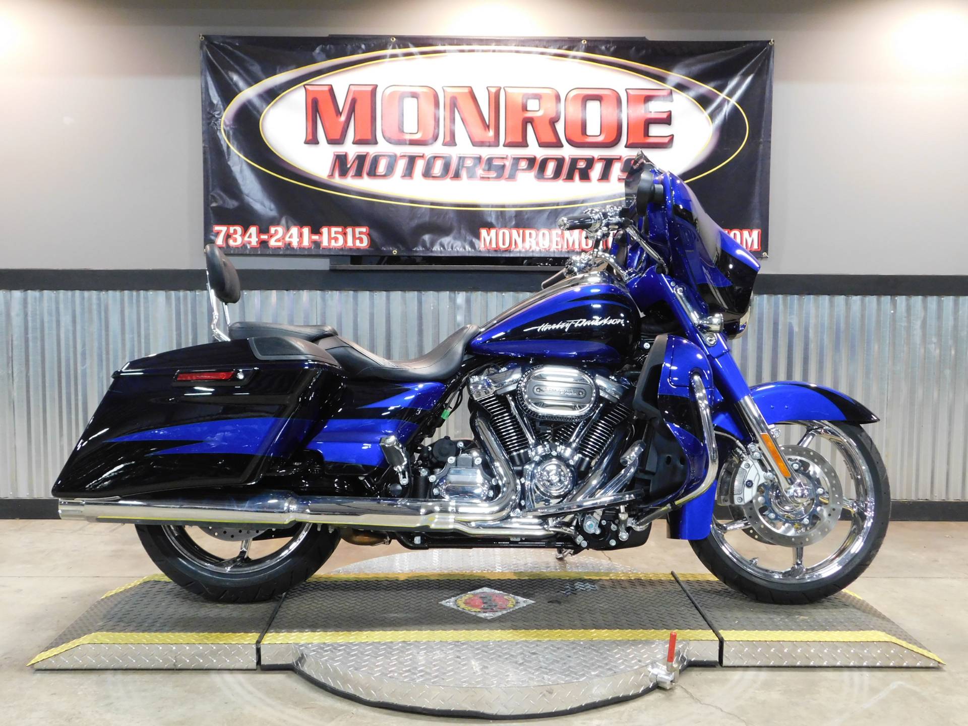 2017 street glide for sale near me