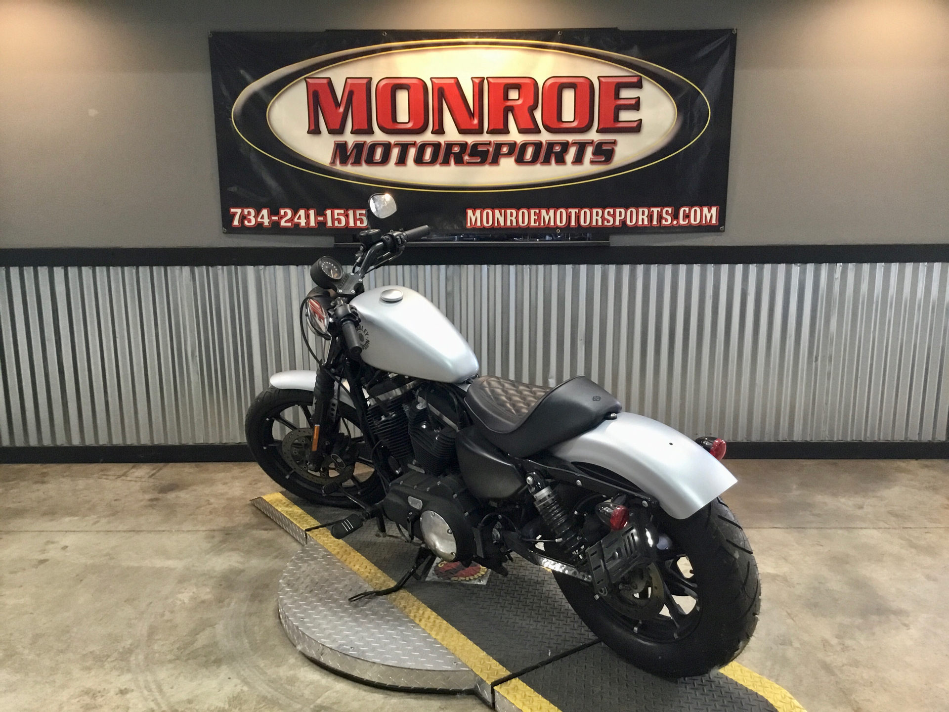 2020 Harley-Davidson Iron 883™ in Monroe, Michigan - Photo 6