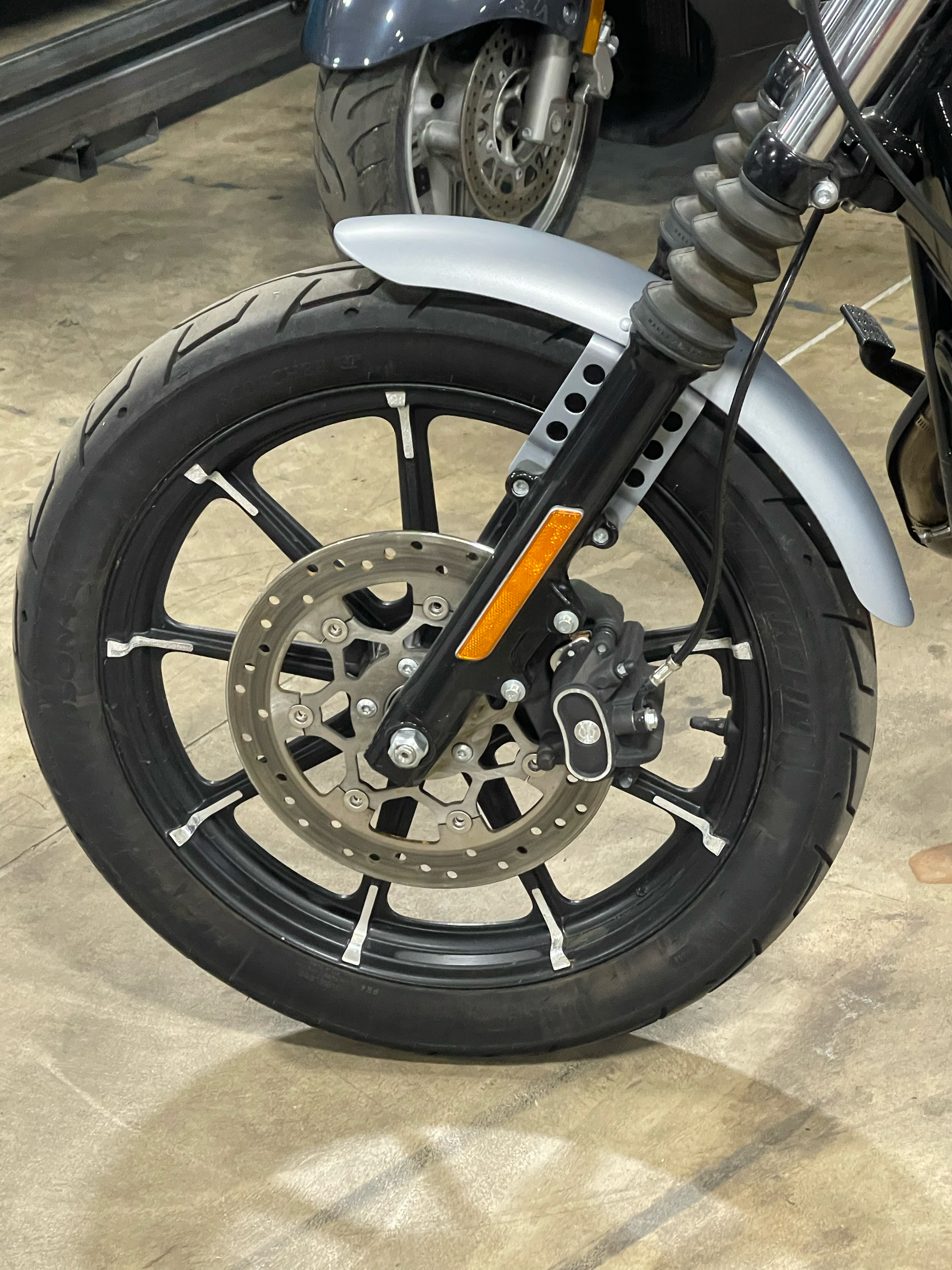 2020 Harley-Davidson Iron 883™ in Monroe, Michigan - Photo 6