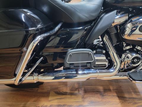2018 Harley-Davidson Electra Glide® Ultra Classic® in Monroe, Michigan - Photo 10