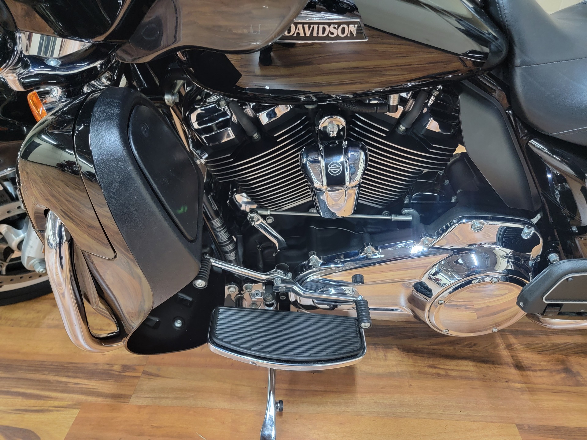 2018 Harley-Davidson Electra Glide® Ultra Classic® in Monroe, Michigan - Photo 14