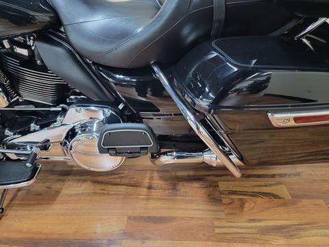 2018 Harley-Davidson Electra Glide® Ultra Classic® in Monroe, Michigan - Photo 15