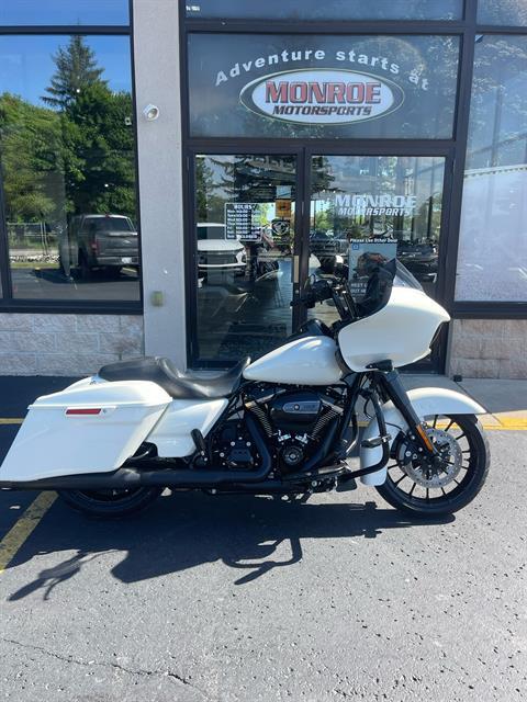 2018 Harley-Davidson Road Glide® Special in Monroe, Michigan - Photo 2